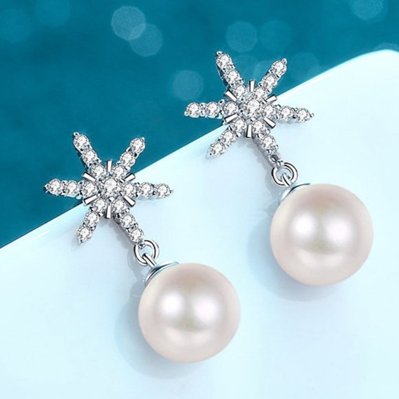 https://dar-go.com/products/moissanite-bow-detail-pearl-drop-earrings - Picture 5 of 11